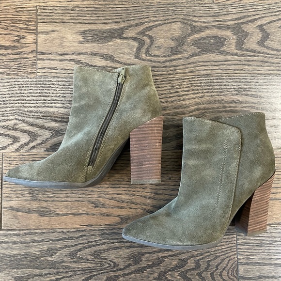 GUESS Green Ankle Boots - Picture 4 of 6